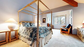 Snowcreek Iv #545 3 Bedroom Condo