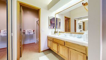 Snowcreek Iv #545 3 Bedroom Condo