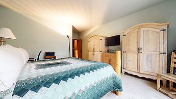 Snowcreek Iv #545 3 Bedroom Condo