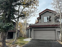 Snowcreek Iv #545 3 Bedroom Condo