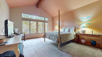 Snowcreek Iv #545 3 Bedroom Condo