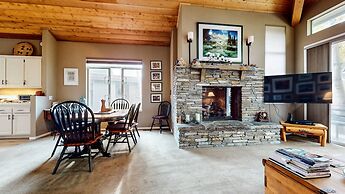 Snowcreek Iv #545 3 Bedroom Condo