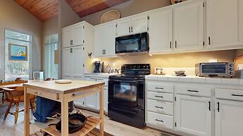 Snowcreek Iv #545 3 Bedroom Condo