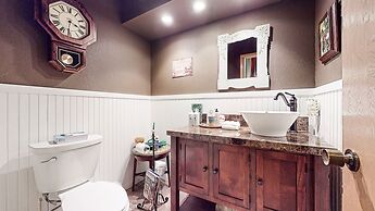 Snowcreek Iv #545 3 Bedroom Condo