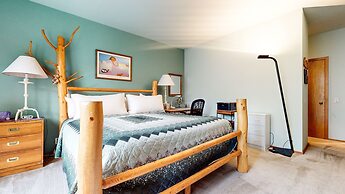 Snowcreek Iv #545 3 Bedroom Condo