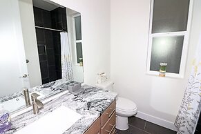 Tranquil Modern Haven 2 Bedroom Home