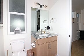 Tranquil Modern Haven 2 Bedroom Home