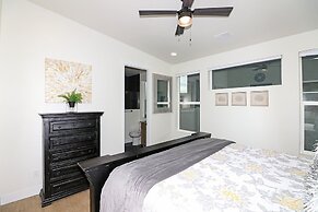 Tranquil Modern Haven 2 Bedroom Home
