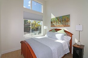 Tranquil Modern Haven 2 Bedroom Home