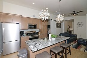 Tranquil Modern Haven 2 Bedroom Home