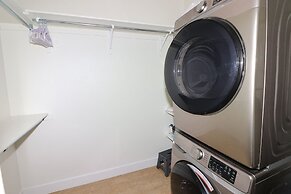 Tranquil Modern Haven 2 Bedroom Home