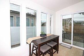 Tranquil Modern Haven 2 Bedroom Home
