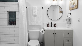 River City Hideaway 1 Bedroom Cottage