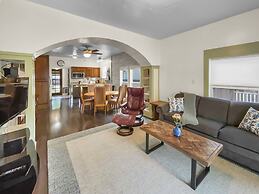 Reminiscent Downtown Cottage 2 Bedroom Cottage