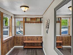 Reminiscent Downtown Cottage 2 Bedroom Cottage