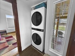 Reminiscent Downtown Cottage 2 Bedroom Cottage