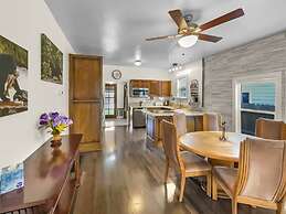 Reminiscent Downtown Cottage 2 Bedroom Cottage