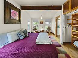 Reminiscent Downtown Cottage 2 Bedroom Cottage