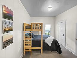 Reminiscent Downtown Cottage 2 Bedroom Cottage