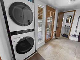 Reminiscent Downtown Cottage 2 Bedroom Cottage