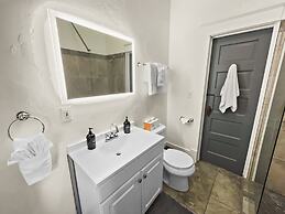 Reminiscent Downtown Cottage 2 Bedroom Cottage