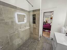 Reminiscent Downtown Cottage 2 Bedroom Cottage