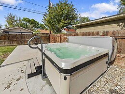 Reminiscent Downtown Cottage 2 Bedroom Cottage