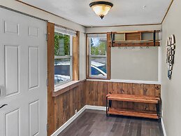 Reminiscent Downtown Cottage 2 Bedroom Cottage