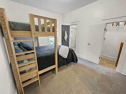 Reminiscent Downtown Cottage 2 Bedroom Cottage