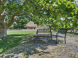 Quaint Monument Retreat Studio