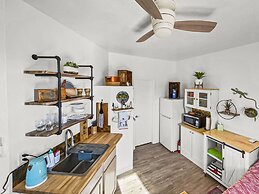 Quaint Monument Retreat Studio