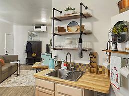 Quaint Monument Retreat Studio