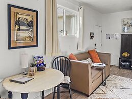 Quaint Monument Retreat Studio