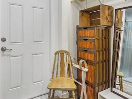 Quaint Monument Retreat Studio