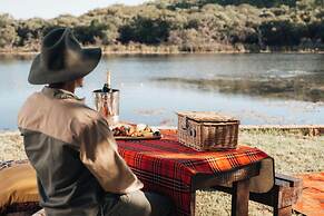 Room in Guest Room - Mmakuba Private Game Lodge, Deluxe Chalet 8A