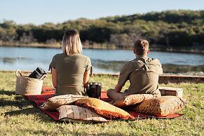Room in Guest Room - Mmakuba Private Game Lodge, Deluxe Chalet 8B