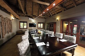 Room in Guest Room - Mmakuba Private Game Lodge, Deluxe Chalet 7C