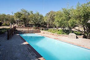 Room in Guest Room - Mmakuba Private Game Lodge, Deluxe Chalet 7C
