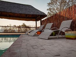 Room in Guest Room - Mmakuba Private Game Lodge, Deluxe Chalet 7C