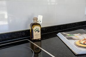 Carmona A com Vista Para a Piscina