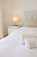 Carmona A com Vista Para a Piscina