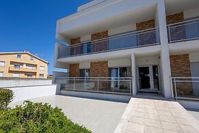 Carmona A com Vista Para a Piscina