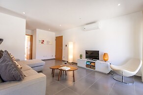 Carmona A com Vista Para a Piscina