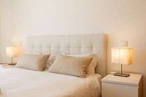 Carmona A com Vista Para a Piscina