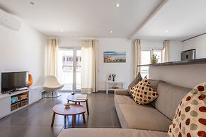 Carmona A com Vista Para a Piscina