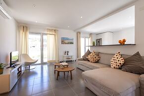 Carmona A com Vista Para a Piscina