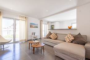 Carmona A com Vista Para a Piscina