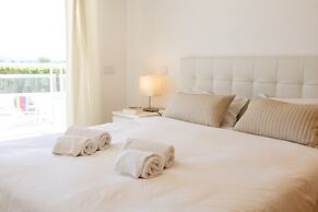 Carmona A com Vista Para a Piscina