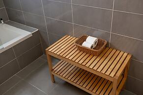 Carmona A com Vista Para a Piscina