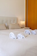 Carmona A com Vista Para a Piscina